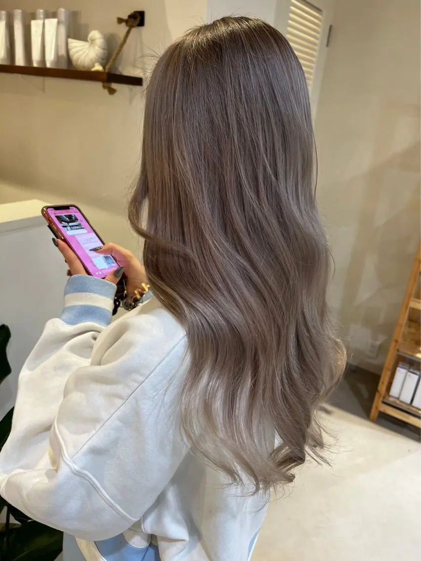 ロング カラー 髙野 未衣菜のヘアスタイル