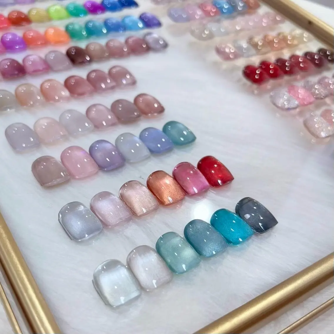 ネイル フラッシュネイル フラッシュマグ ジェルネイル キラキラネイル 韓国ネイル SAORI🎀 マグネット特化サロンのネイルデザイン