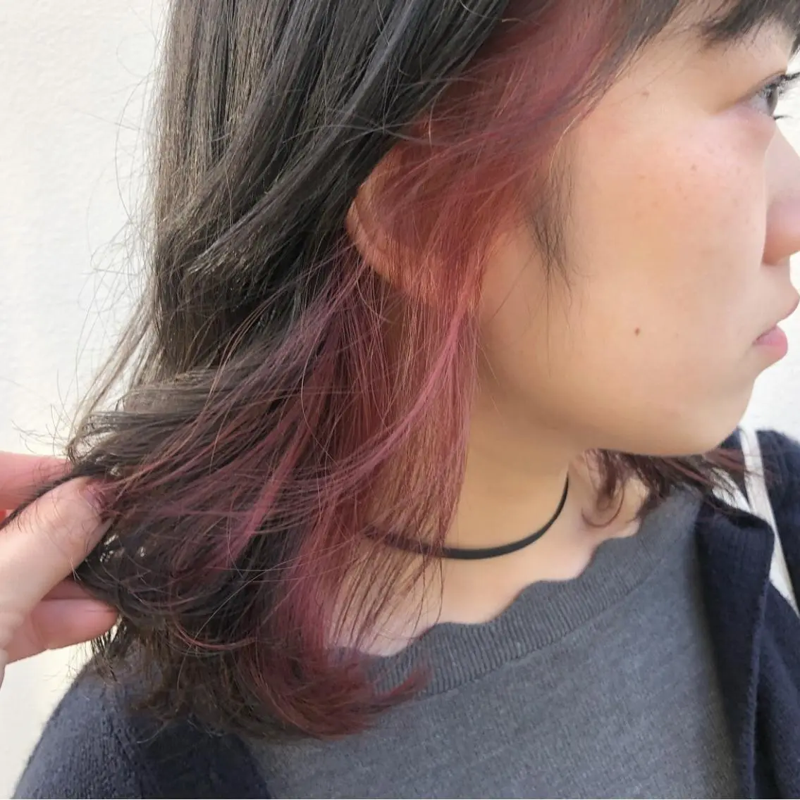 ミディアム カラー インナーカラー ピンクカラー バイオレットカラー ヘアカラー トリートメント 透明感・艶カラー/ 坂田友梨奈のヘアスタイル
