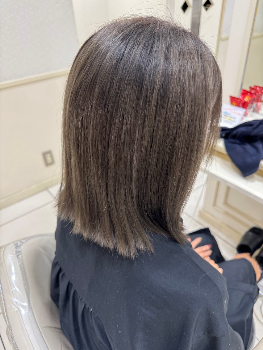 ミディアム カット ヘアカラー トリートメント 新井 俊輔のヘアスタイル