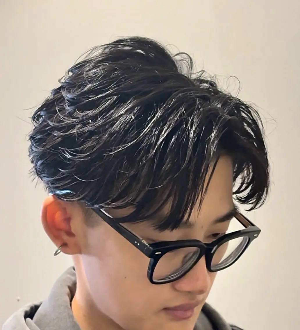パーマ メンズ フェザーパーマ メンズパーマ センターパート/フェ ザー🔥SHUYAのヘアスタイル