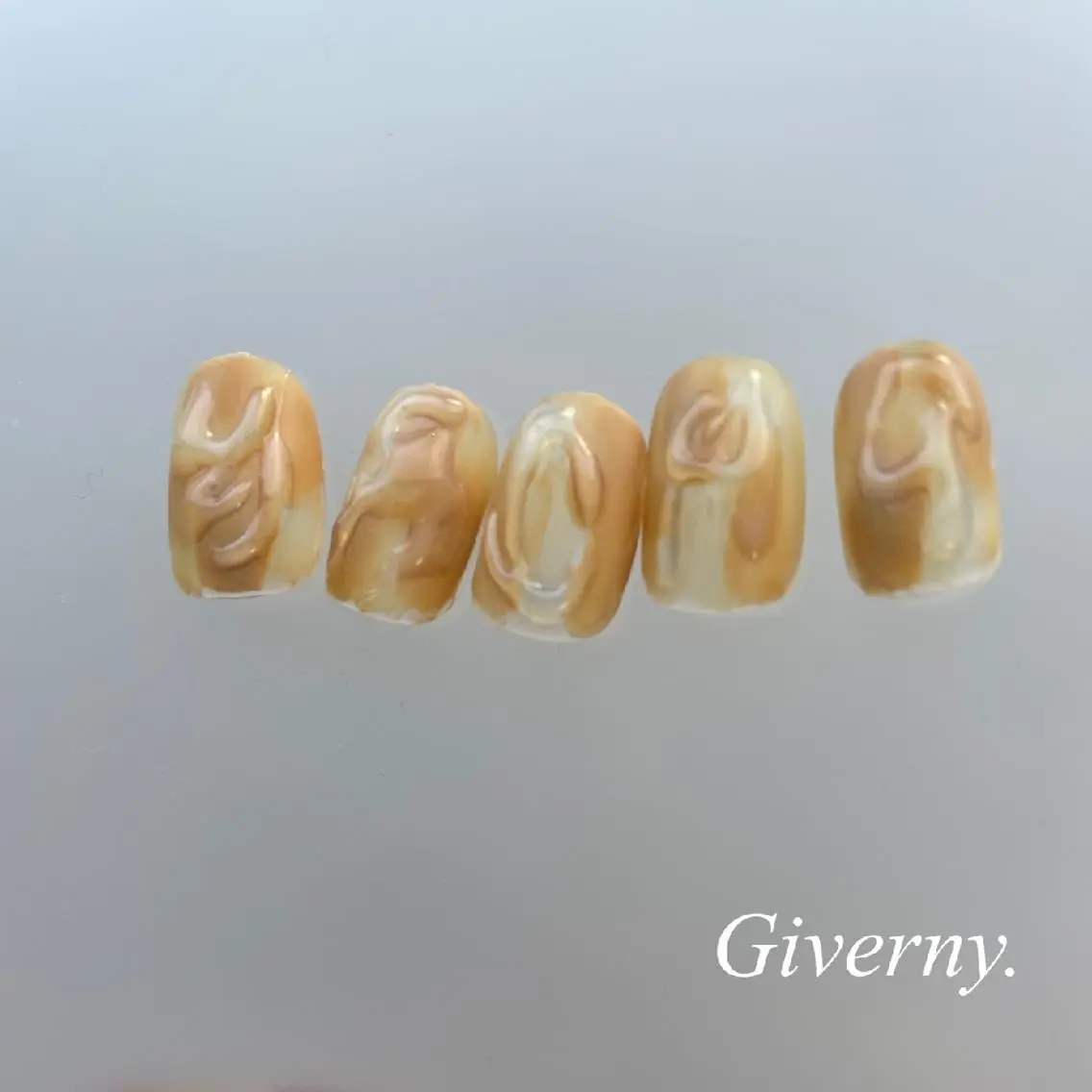 ネイル ニュアンスネイル ワンカラーネイル ハンドネイル Giverny .のネイルデザイン
