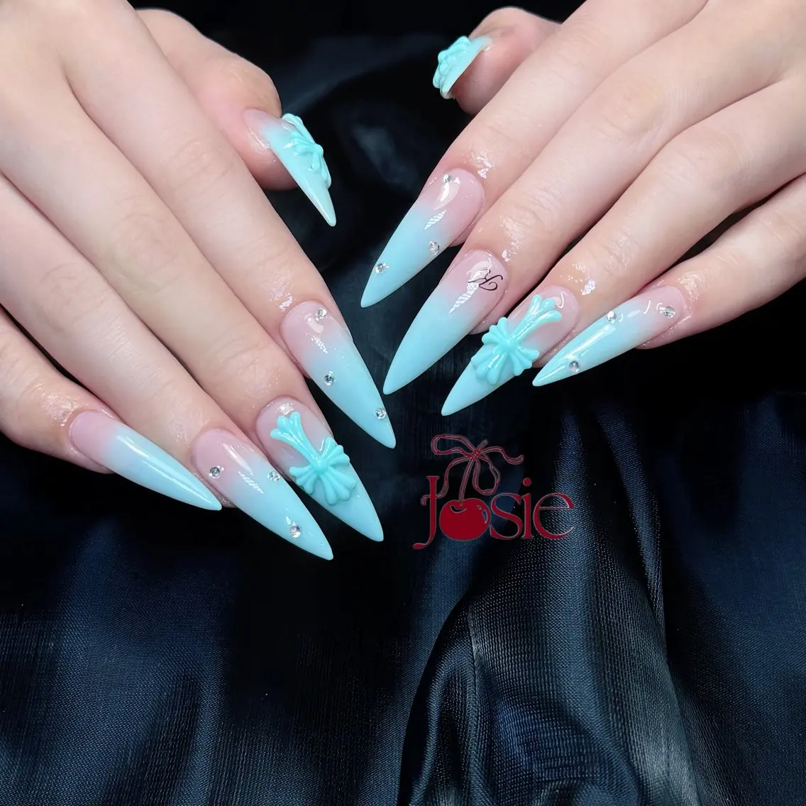 ネイル フレンチネイル ガーリー ガラスフレンチ 氷ネイル・うるうるネイル キラキラネイル ハンドネイル JOSIE nail studioのネイルデザイン