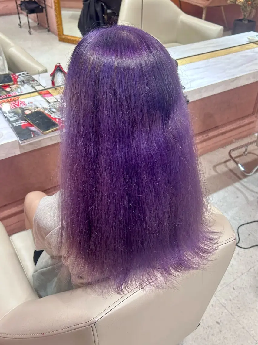 セミロング カラー パープルカラー Chérie Honokaのヘアスタイル