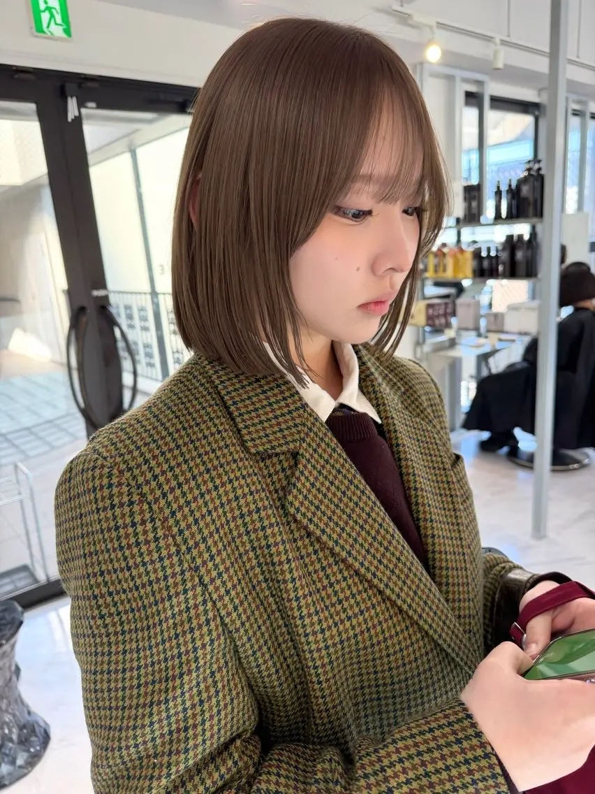 ミディアム カラー ベージュカラー ブリーチ ケアブリーチ デザインカラー ダブルカラー カット ヘアカラー TATSUハイトーン ミルクティーベージュのヘアスタイル