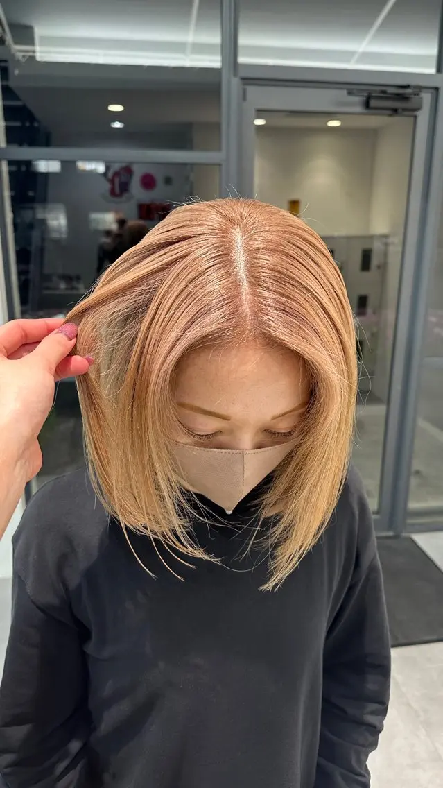 ショート カラー ベージュカラー ミルクティーベージュ ヘアカラー 西野 未桜のヘアスタイル