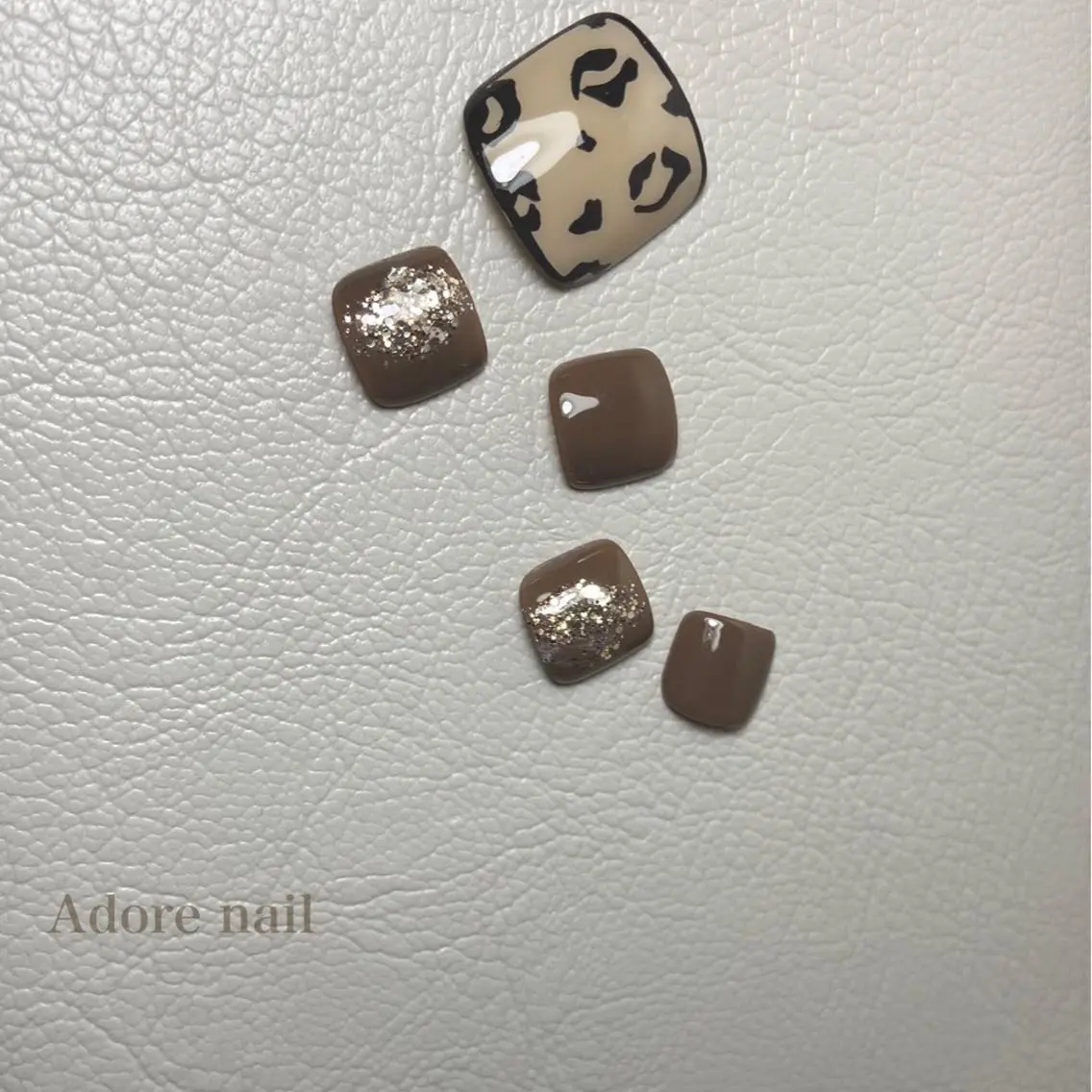 カラー ネイル マツエク・マツパ テラコッタ アニマル柄 クリアネイル ミラーネイル ニュアンスネイル Adore nailのネイルデザイン