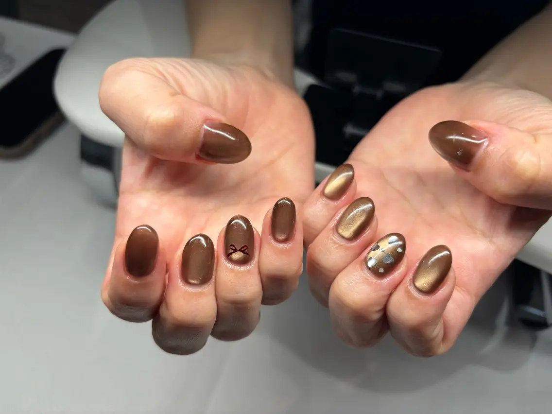 ネイル オーロラネイル フレンチネイル ガラスフレンチ ロングネイル マグネットネイル ハンドネイル XIMINANAIL SALON堀江店のネイルデザイン