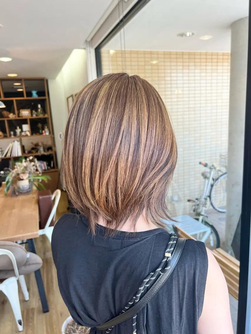 ショート カラー アッシュ ベージュカラー ハイライトカラー ハイライト ヘアカラー トリートメント 堀 望美のヘアスタイル