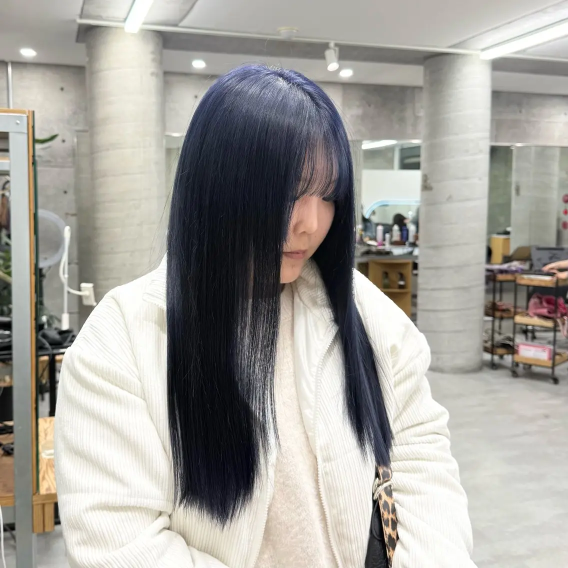 ロング カラー Runa/大人 かわいいハイトーンのヘアスタイル