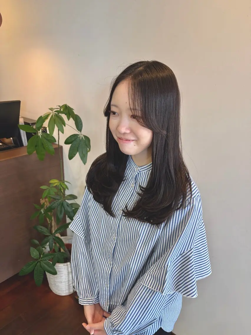 ロング カット トリートメント 金岡 碧のヘアスタイル