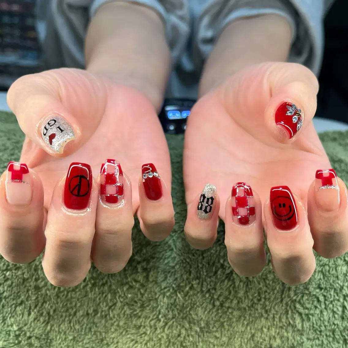 ネイル ハンドネイル フットネイル MHR nailのネイルデザイン