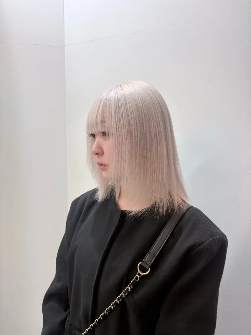 カラー カット ヘアカラー 🧤高明度ハイトーン 🧤莉音のヘアスタイル