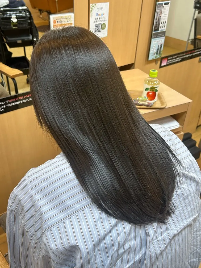 ロング カラー アッシュ アッシュブラウン ブラウンカラー 透明感カラー ヘアカラー ムラカミスグル カラーモデル様募集のヘアスタイル