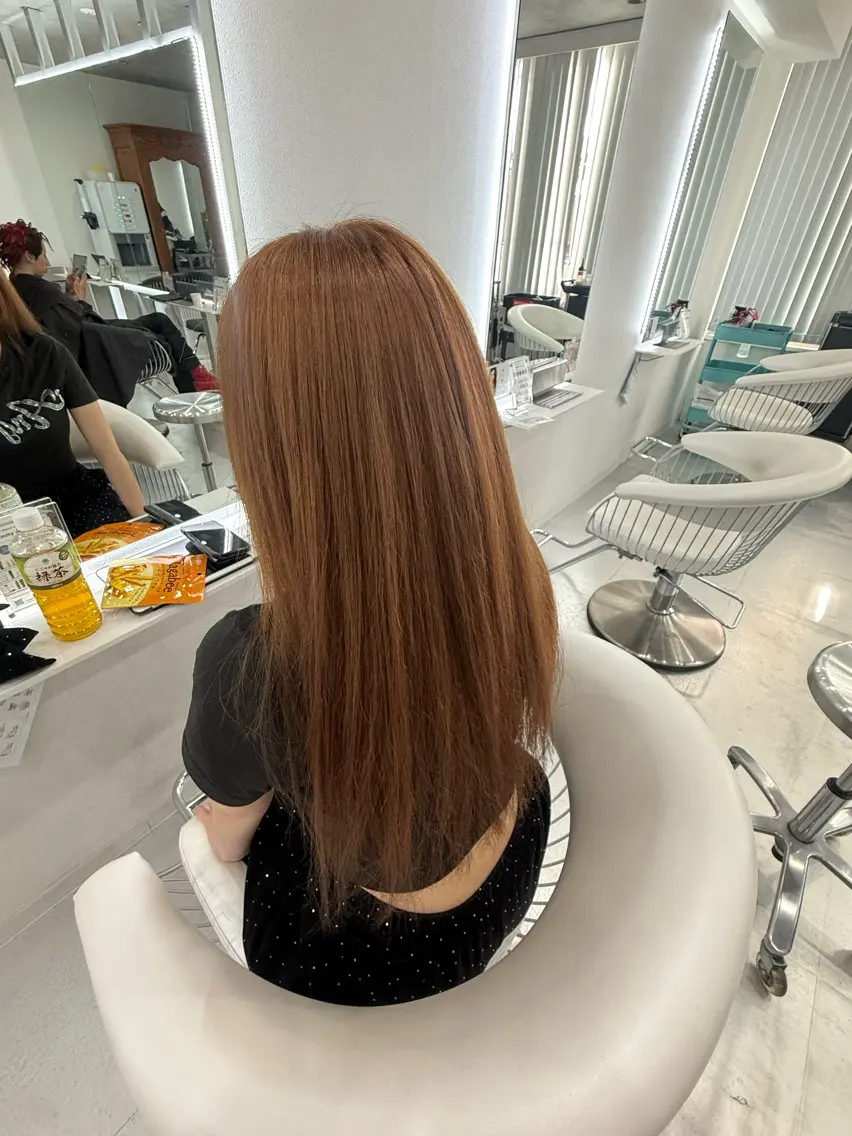 ロング ヘアカラー 有馬 陽菜のヘアスタイル