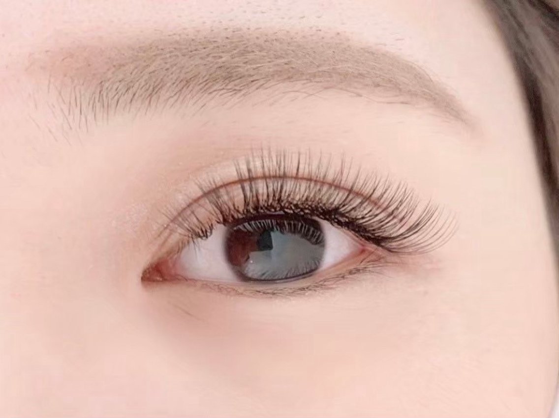 ボリュームラッシュ120束(レッスン次第で本数前後します🙇🏻♀️⸒)の写真