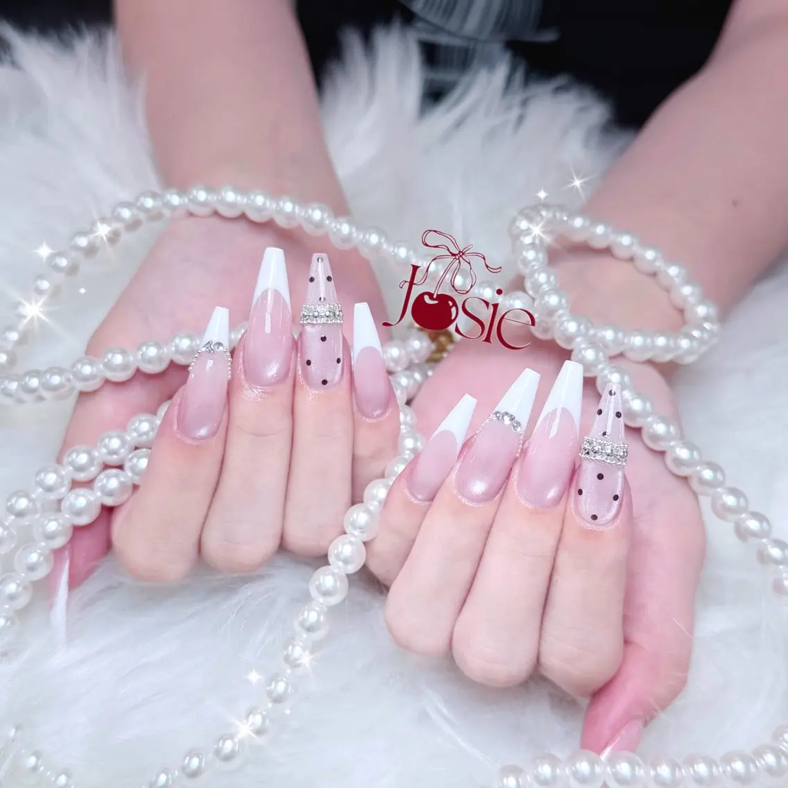 ネイル 長さ出し キラキラネイル 韓国ネイル ロングネイル ワンホンネイル ハンドネイル Josie nail salonのネイルデザイン