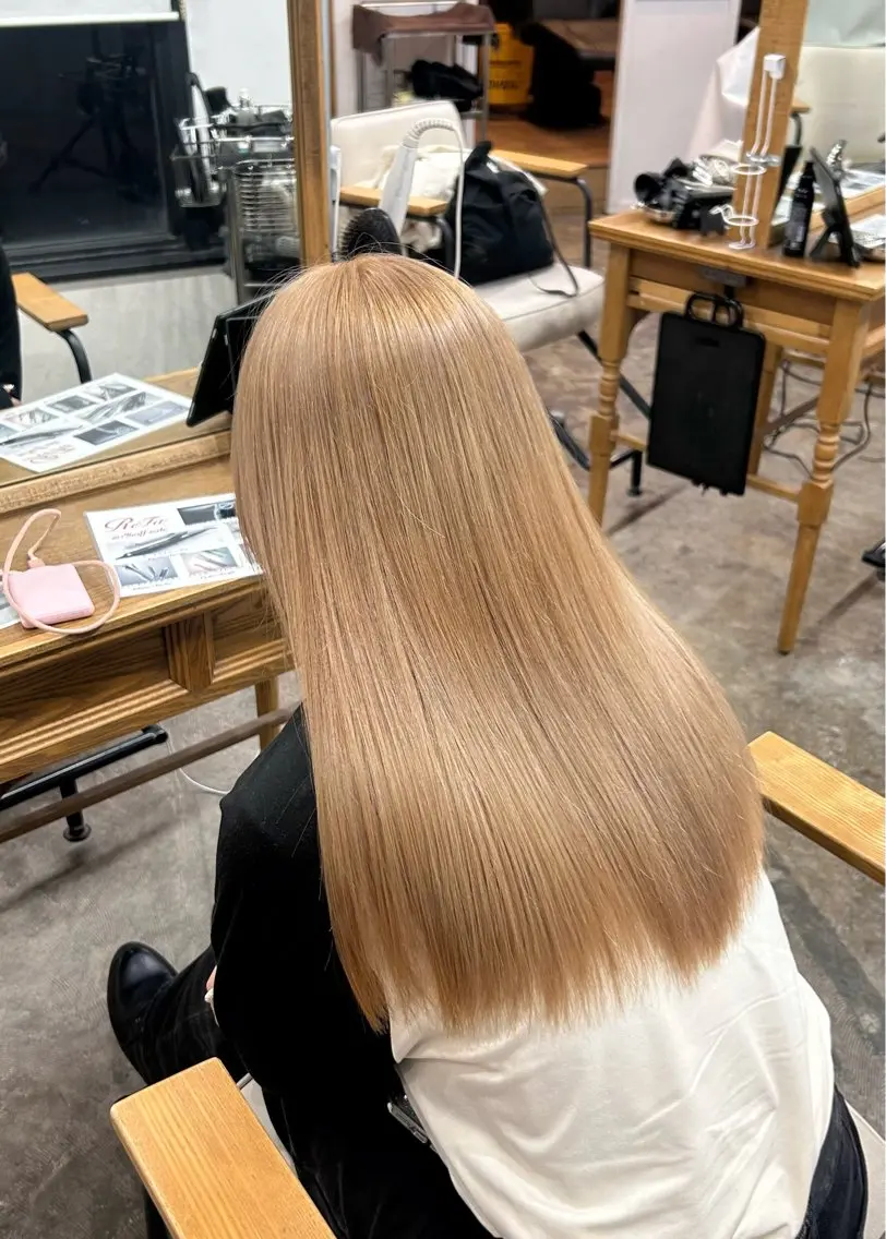 ロング カラー ベージュカラー ミルクティーベージュ ヘアカラー 大阪梅田/ イマムラミヅキのヘアスタイル