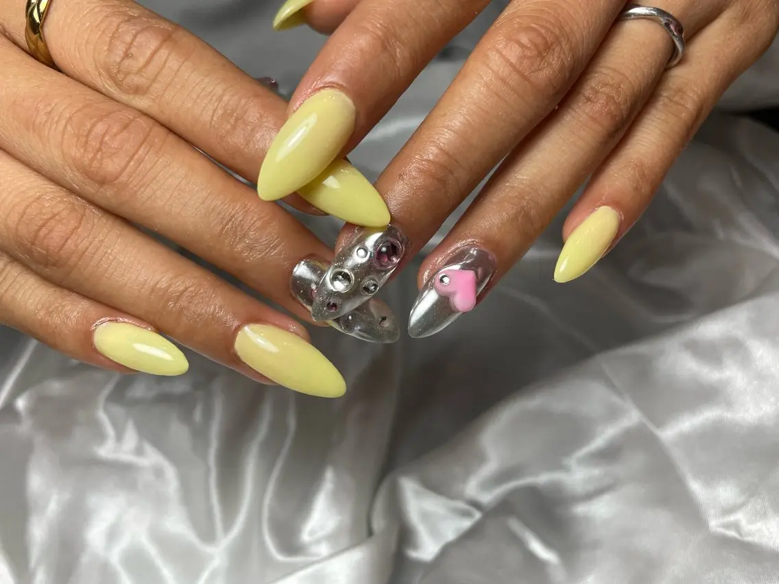 ネイル ミラーネイル パステルネイル chipi nailのネイルデザイン