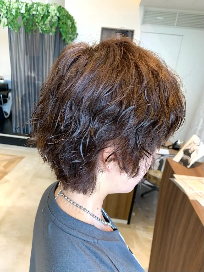 ショート パーマ スパイラルパーマ 石井 謙佑のヘアスタイル