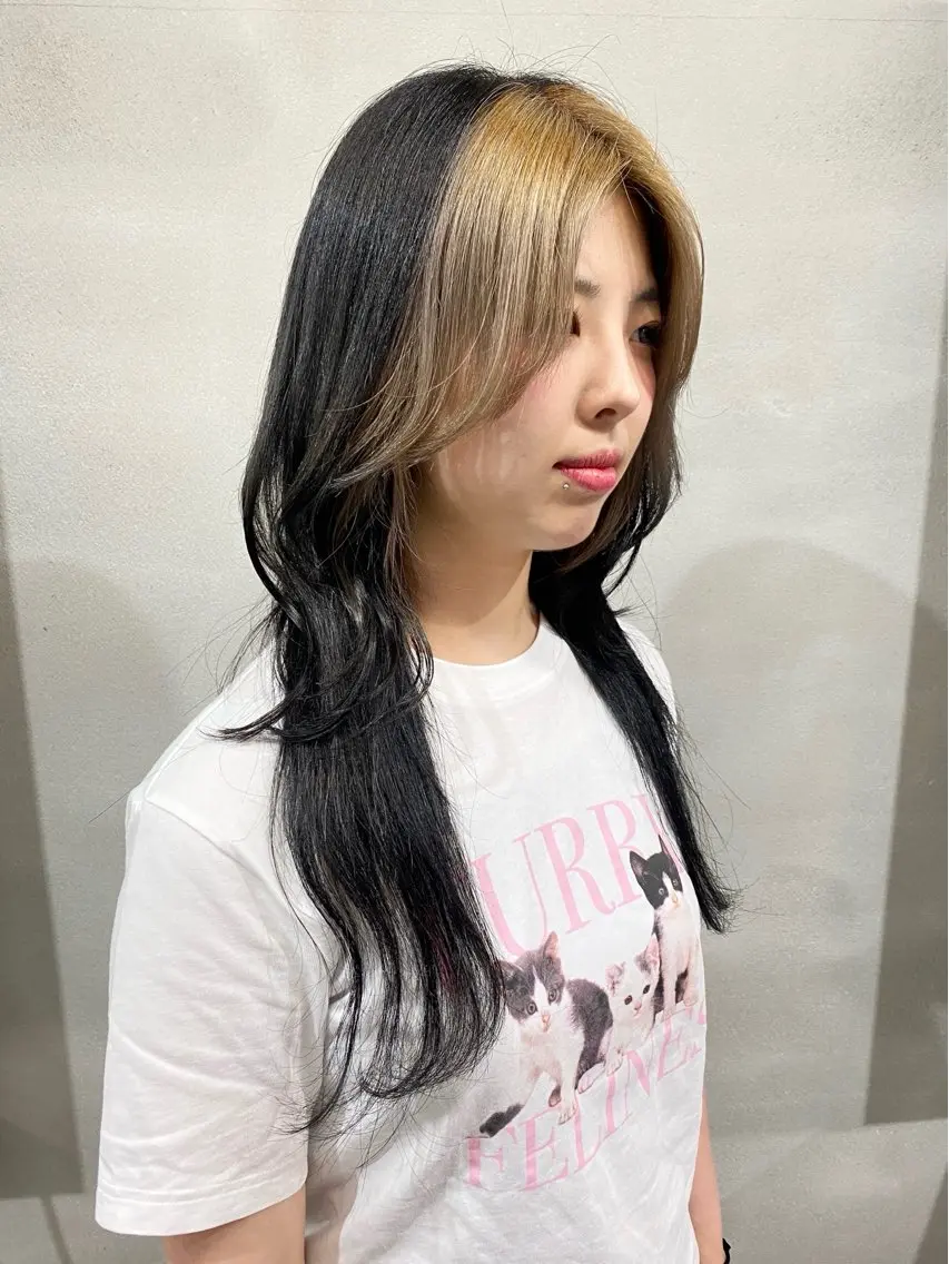 ロング カラー ミストバング ベージュカラー ブリーチ デザインカラー フェイスフレーミング 柏 デザインカラー/ レイヤー🐣シオリのヘアスタイル