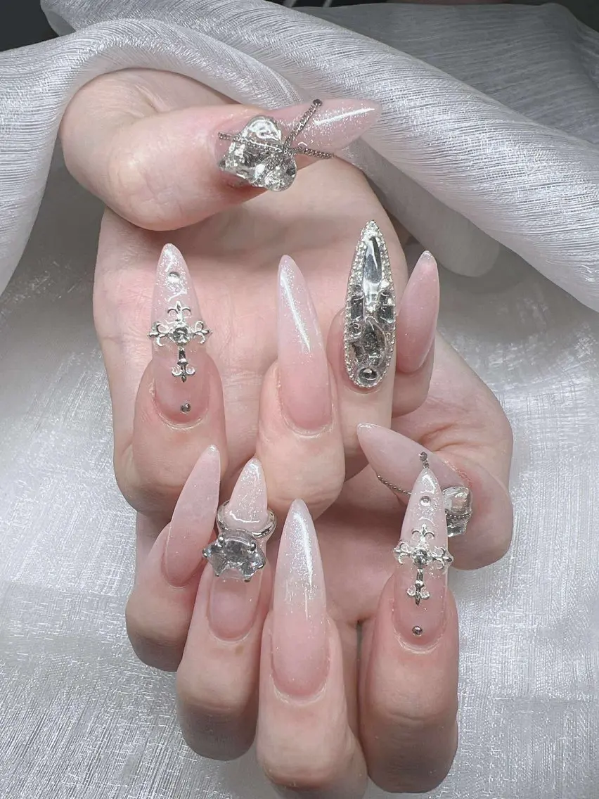 ネイル 長さ出し グラデーション 卒業式 キラキラネイル マグネットネイル ハンドネイル Lee Nailsのネイルデザイン