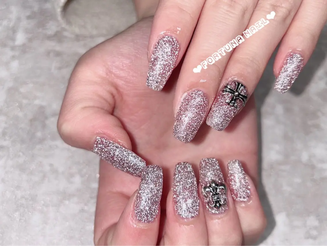 ネイル Nail •Head スパFortunaのネイルデザイン