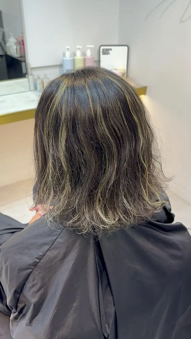 カラー メンズ メンズブリーチ メンズハイライト ブリーチ ケアブリーチ ハイライトカラー ✨骨格矯正メンズ特化 美容師公平✨のヘアスタイル