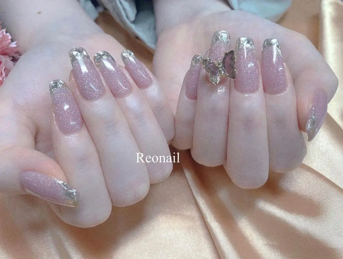 セミロング ネイル Blowe ニュアンスのネイルデザイン