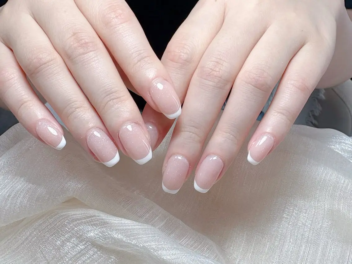 ネイル オーロラネイル チークネイル フレンチネイル ジェルネイル ガラスフレンチ ハンドネイル Nail Jolieのネイルデザイン