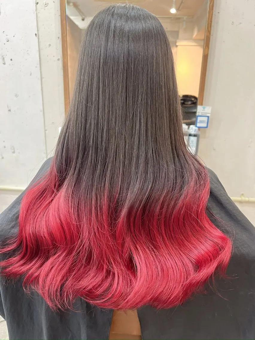 ロング ヘアカラー 🩷艶カラー 🧡💛リサ🫧のヘアスタイル