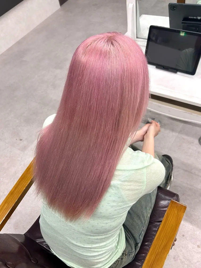 セミロング ヘアカラー 🎀ブリーチカラー 🎀なつのヘアスタイル
