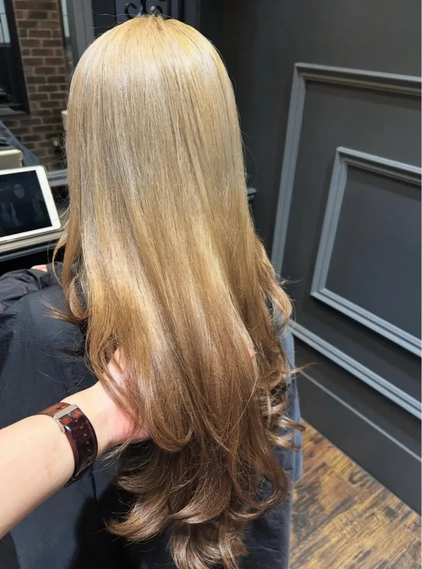 ロング カラー ヘアアレンジ ヘアカラー トリートメント Rina🍒レイヤー 透明感ブリーチ💎のヘアスタイル