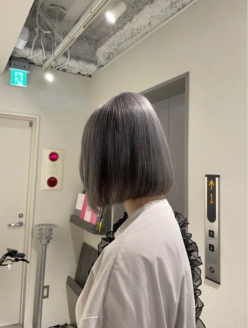ミディアム カラー ヘアカラー tiel 小山莉々のヘアスタイル