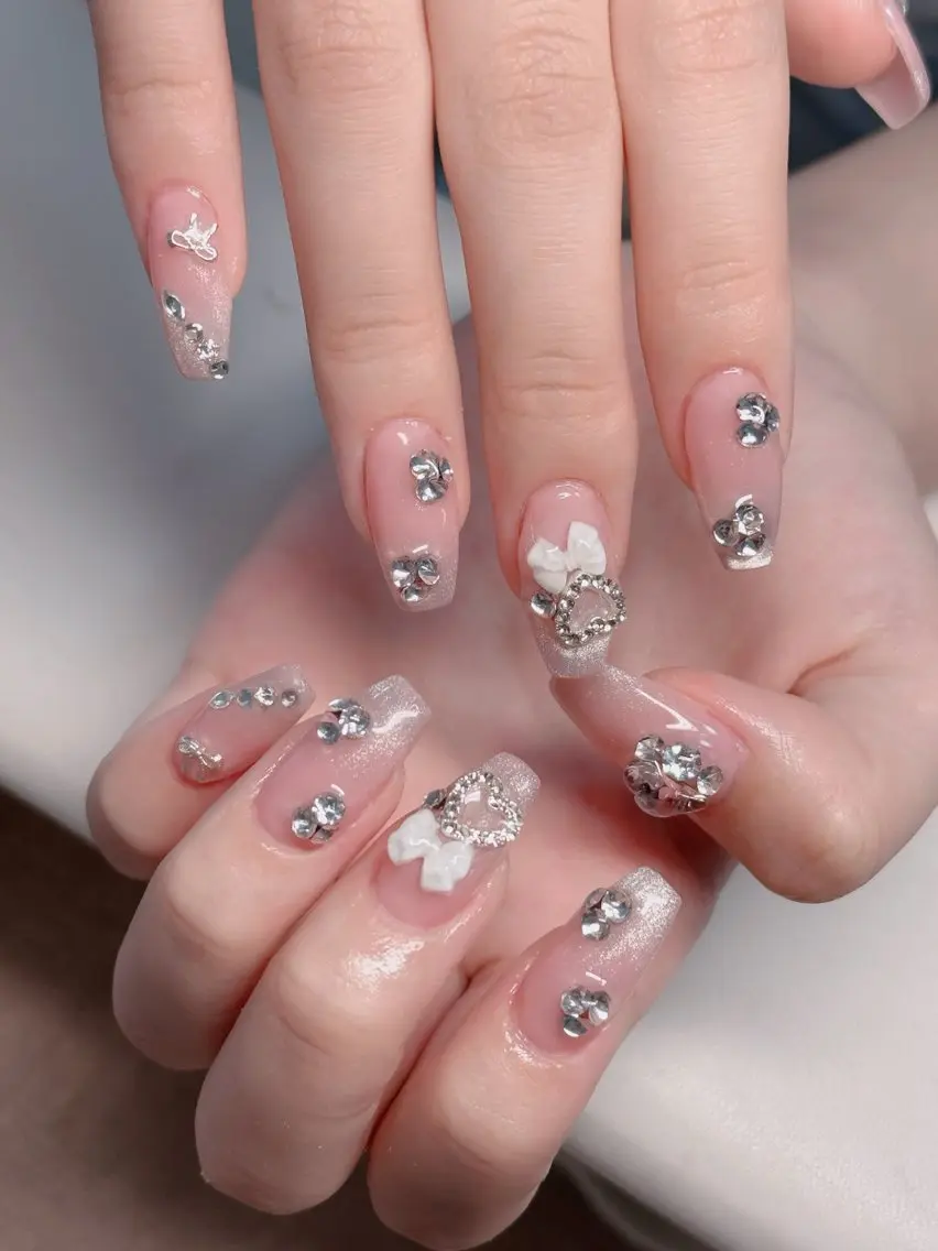ネイル フレンチネイル ジェルネイル ガラスフレンチ ハロウィン ハート ハンドネイル H.baby Nail Salonのネイルデザイン