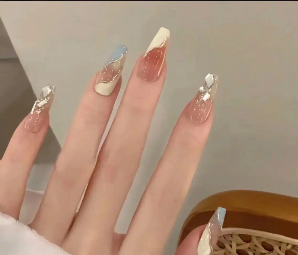 ネイル ハンドネイル MoonNail ユリ🌸のネイルデザイン
