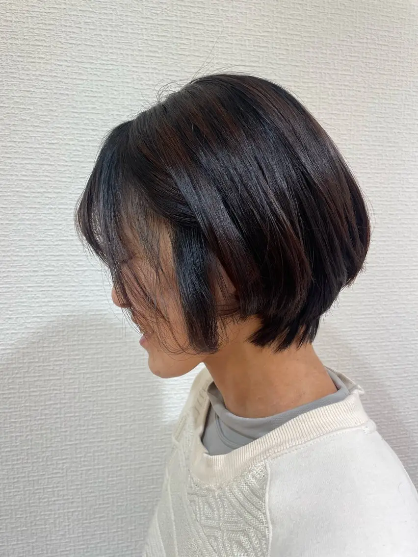 ショート Uhair師勝. 伏江優海のヘアスタイル