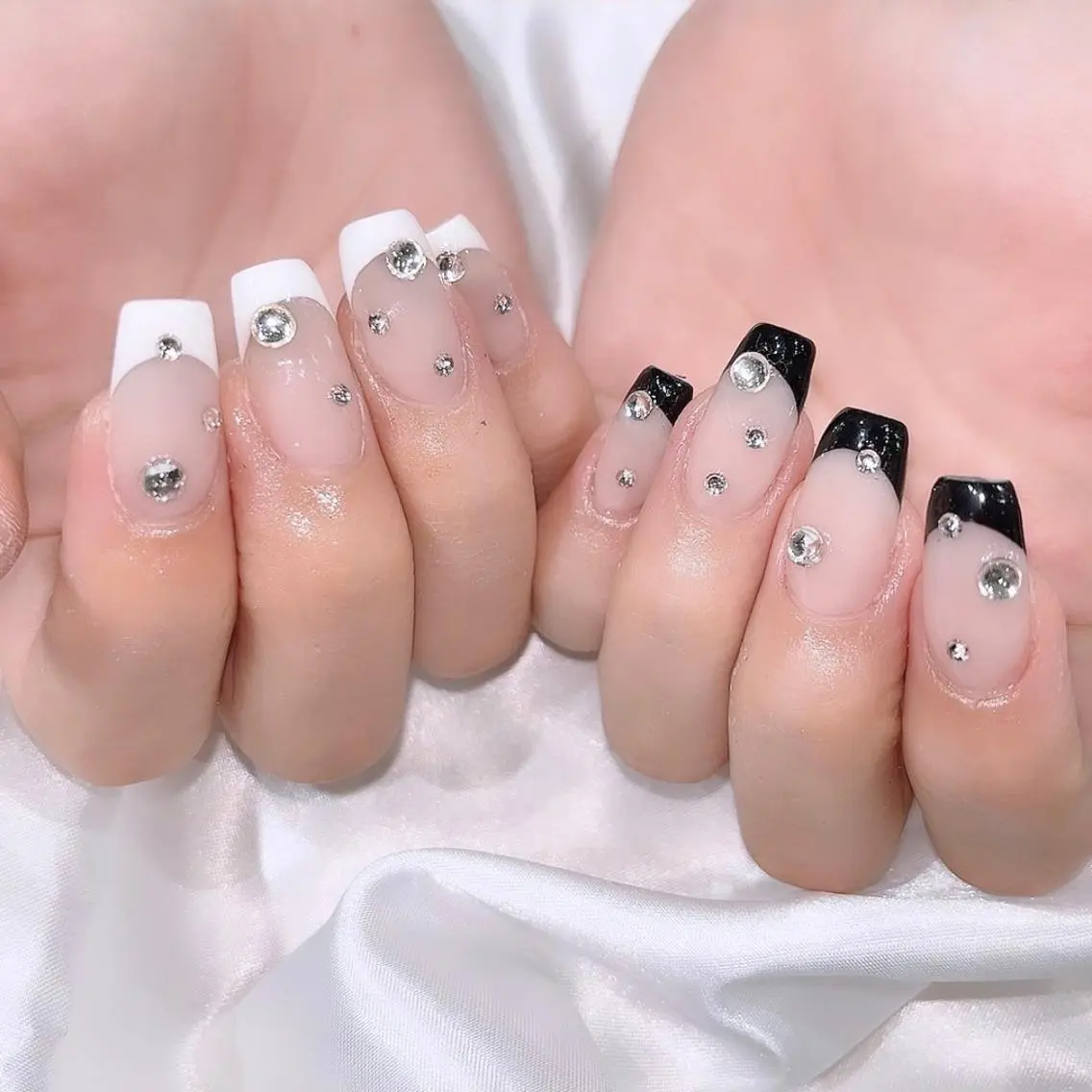 ❤︎ハンドジェル❤︎ 『定番クリアフレンチ』🌷ベース入れる場合+1100円🌷の写真
