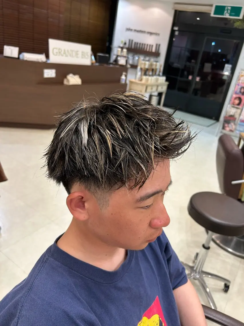 カラー メンズ メンズハイライト ハイライトカラー 滝川 コウタのヘアスタイル