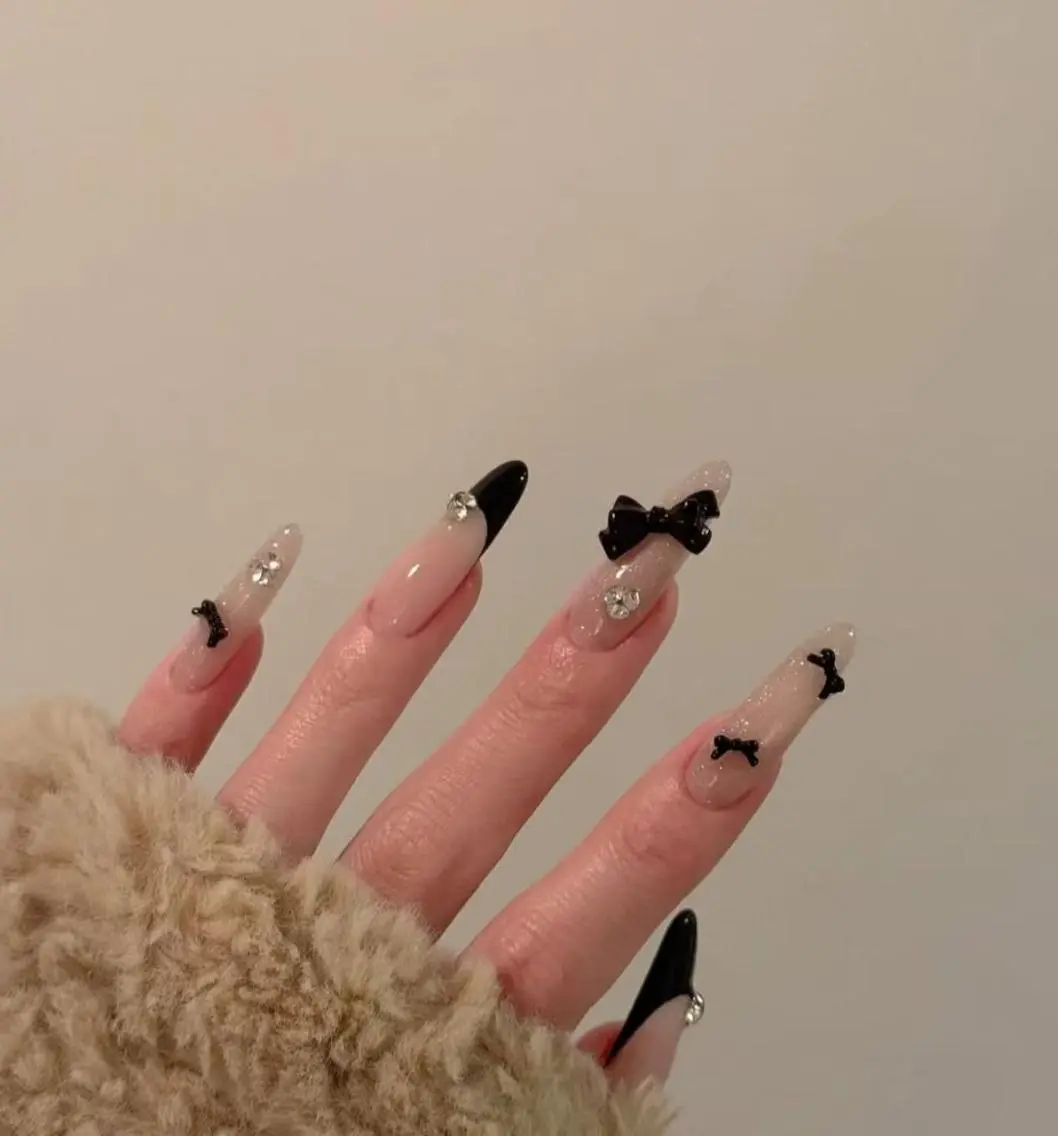 ネイル アートネイル オーロラネイル クリアネイル フレンチネイル ジェルネイル Una Nailのネイルデザイン