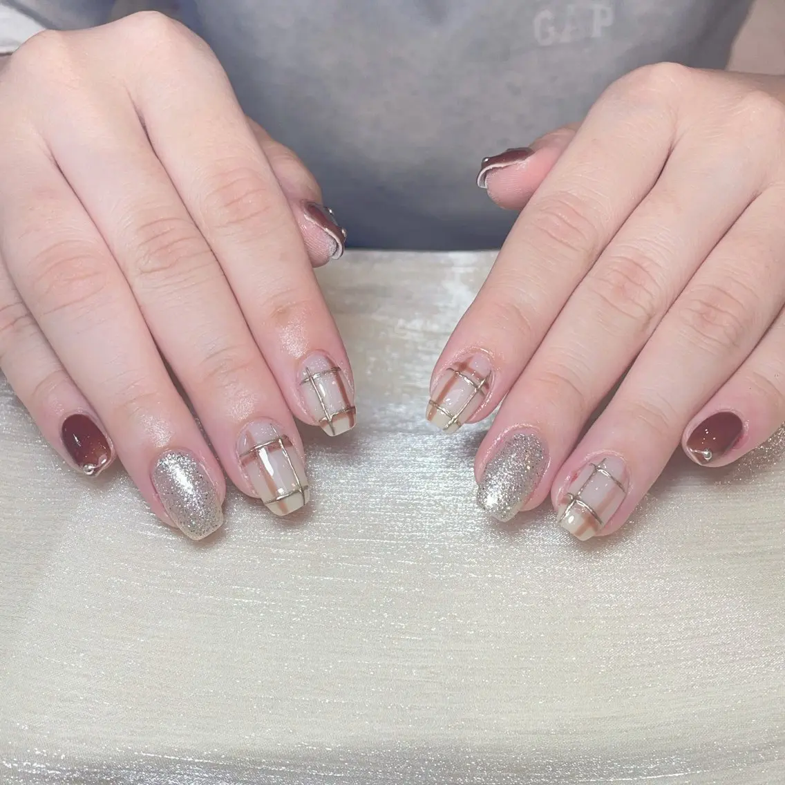 ネイル アートネイル オーロラネイル フラッシュネイル ガーリー キラキラネイル ハンドネイル Una NAILMANAMIのネイルデザイン