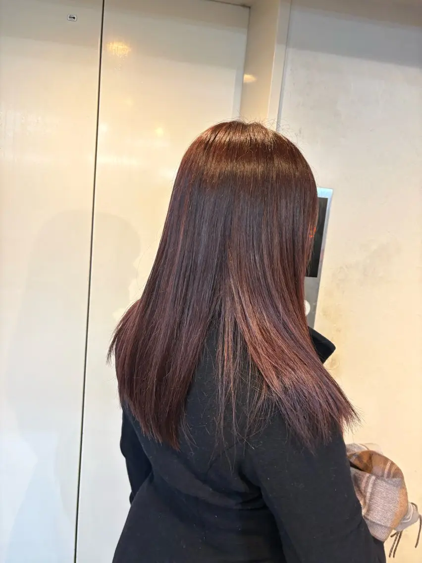 セミロング カット ヘアカラー シモイケ ルアのヘアスタイル