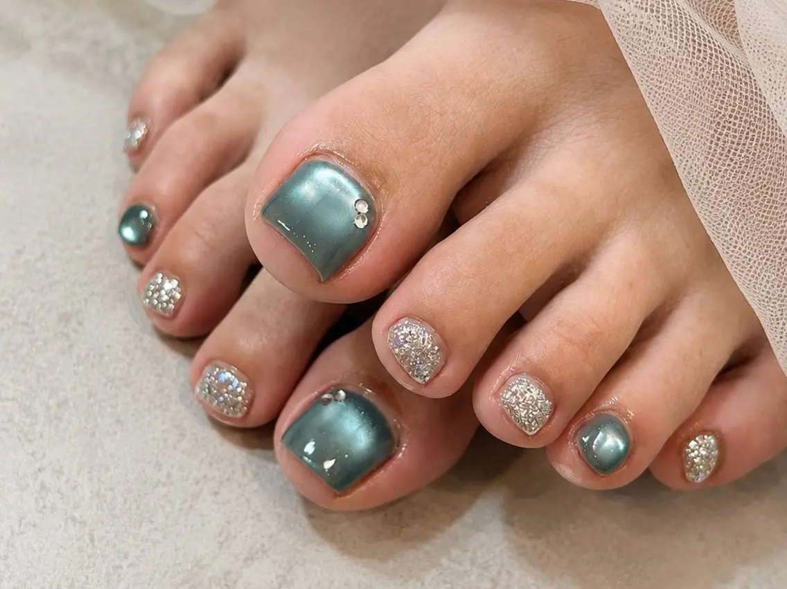ネイル マグネットネイル フットネイル Mia nail 【平尾駅徒歩8分】のネイルデザイン