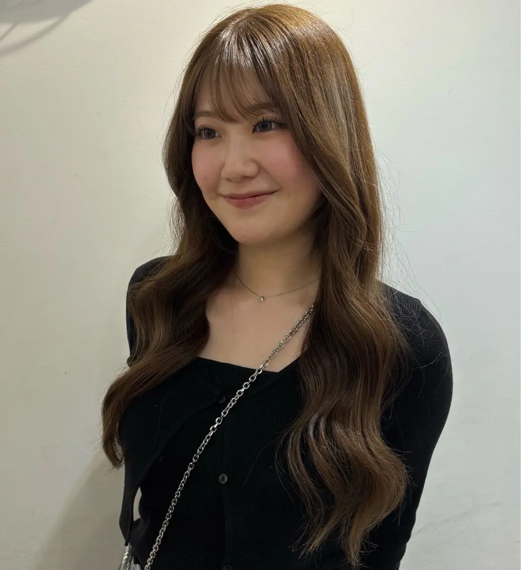 セミロング カット ヘアカラー 魚谷 綾渚のヘアスタイル