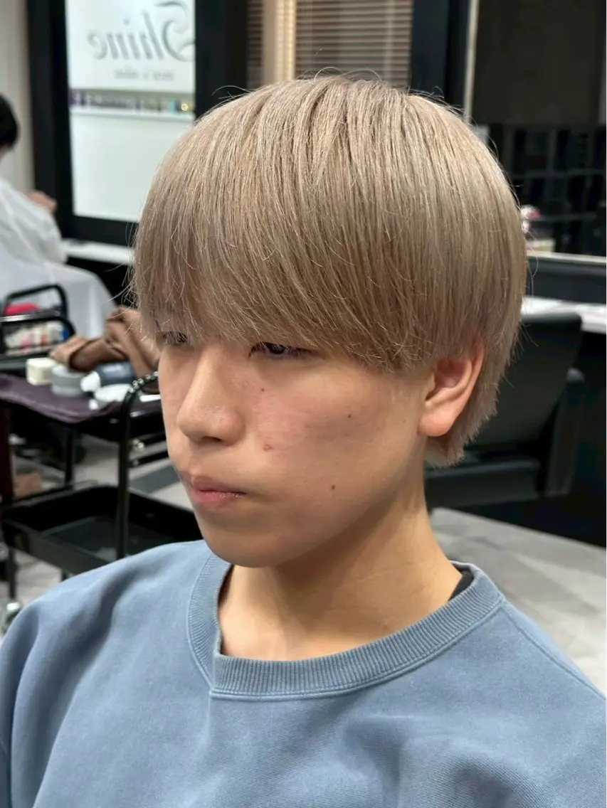 カラー メンズ メンズハイトーン マッシュ ハイトーンカラー 金子 遥人のヘアスタイル