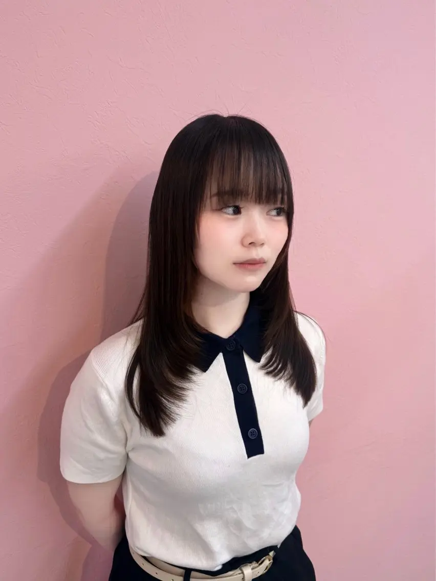 セミロング NAO／ KOS pinkのヘアスタイル