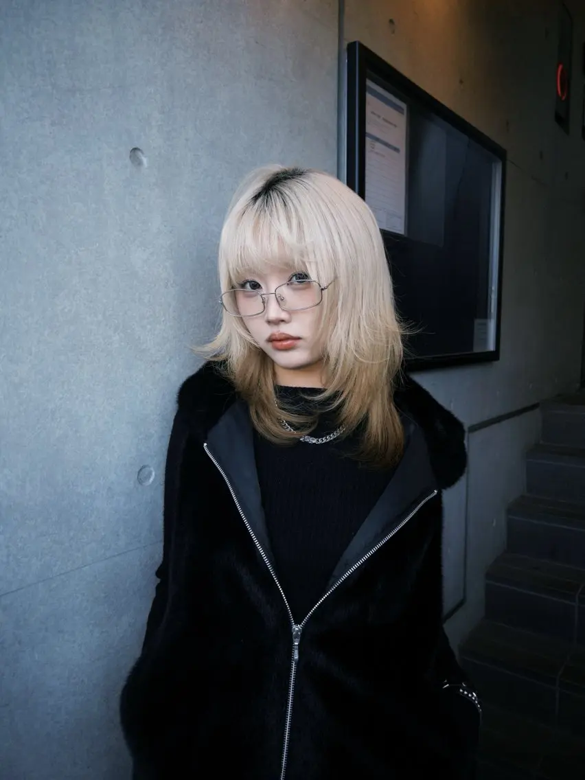 ミディアム 顔周りカット ハッシュカット レイヤーカット 小顔カット トリートメント レイヤー/ブロンド 透明感カラー/ヒロトのヘアスタイル