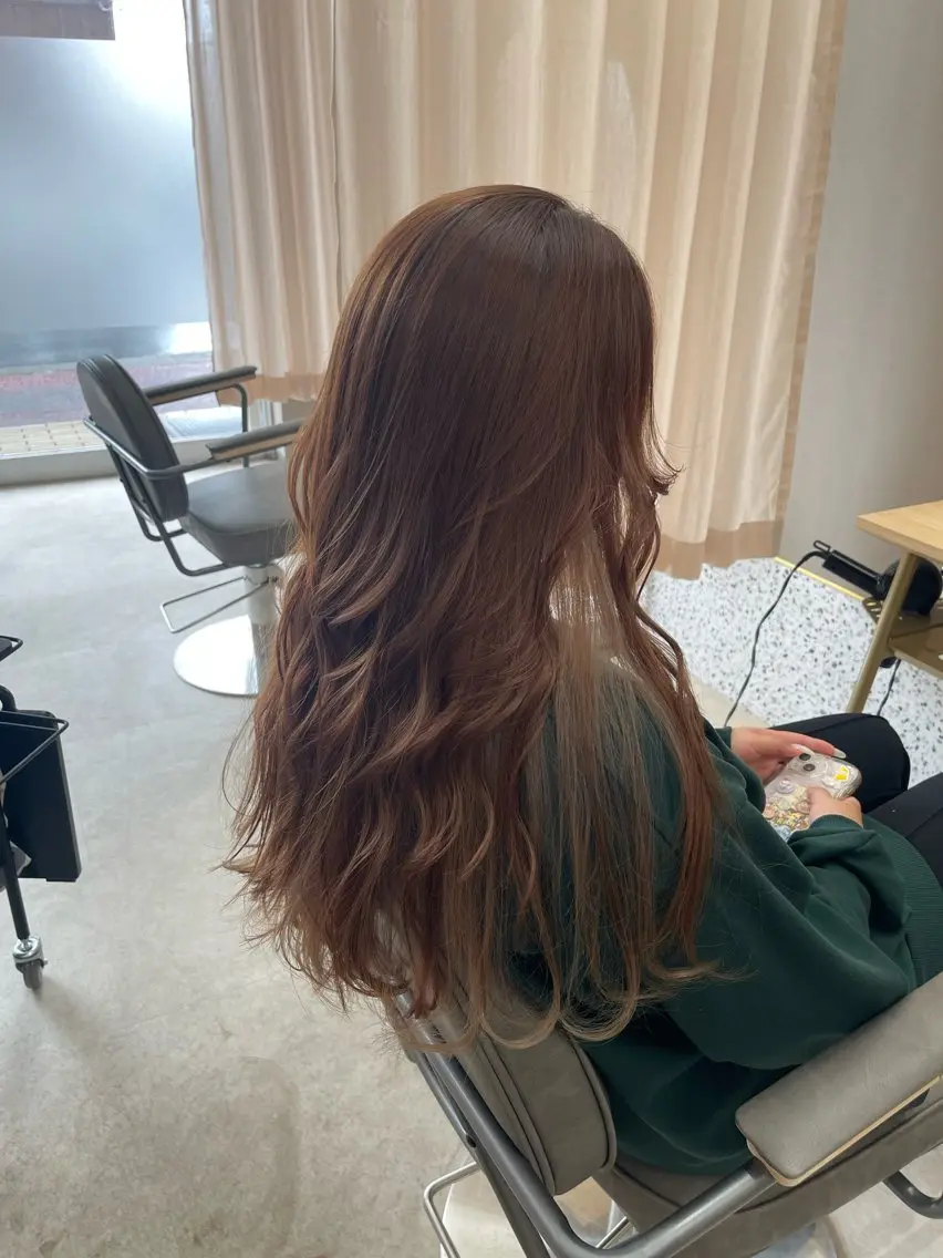 ロング ヘアカラー ✨透明感カラー✨ 🌈艶カラー🌈のヘアスタイル