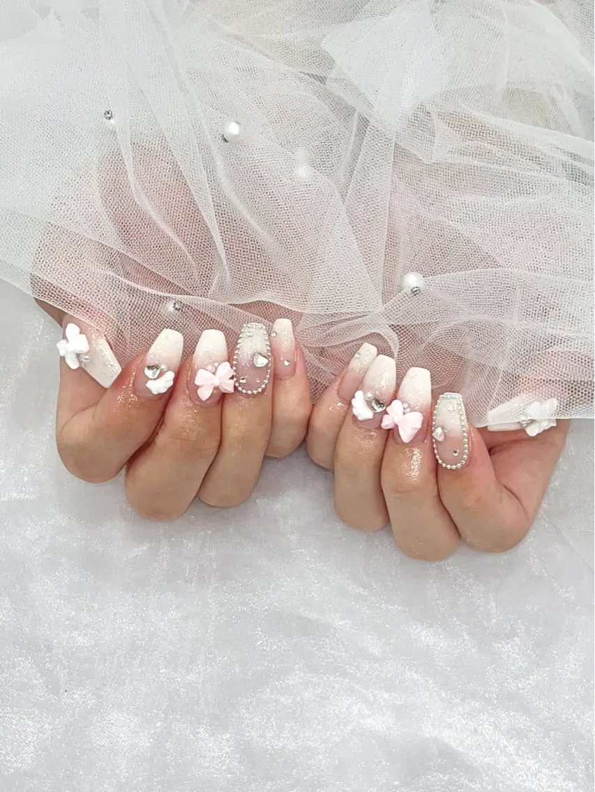 ネイル akari🎀 京橋 ARRINEのネイルデザイン