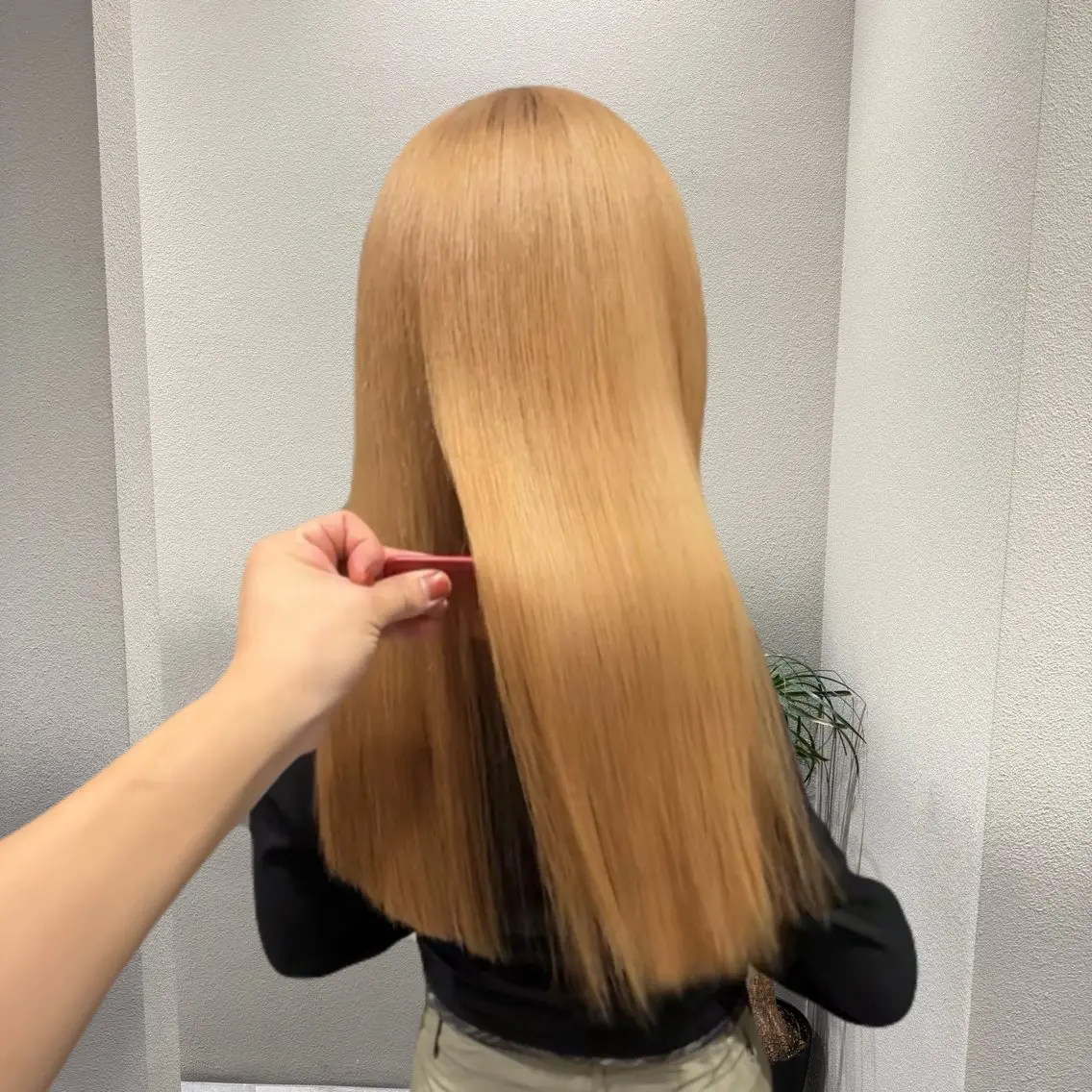 ミディアム カラー ベージュカラー ブリーチ ケアブリーチ ハイトーンカラー ミルクティーベージュ ヘアカラー ヘアセット ✨ブリーチ支持No1 複雑履歴修正/舘岡のヘアスタイル
